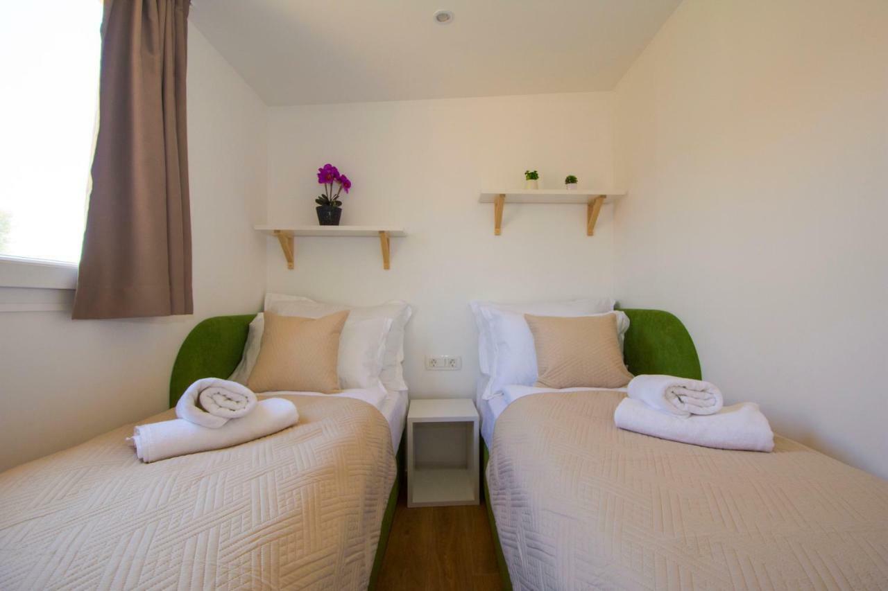 Mobile Homes At Camping Ugljan Resort Extérieur photo